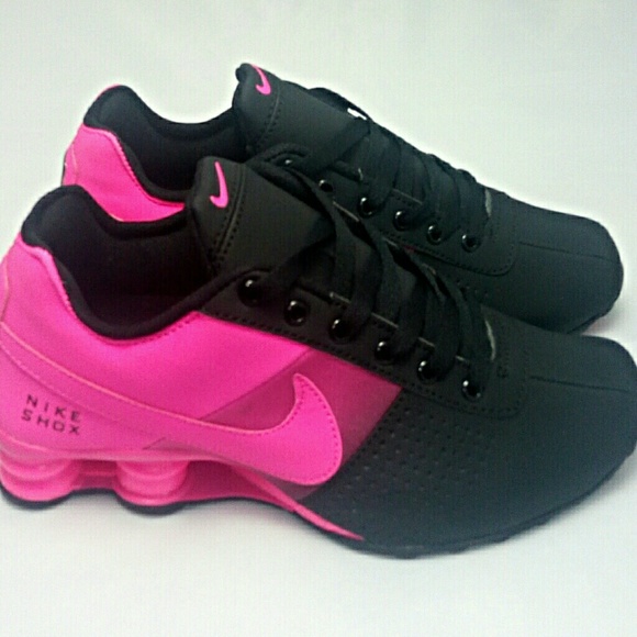 all black womens nike shox
